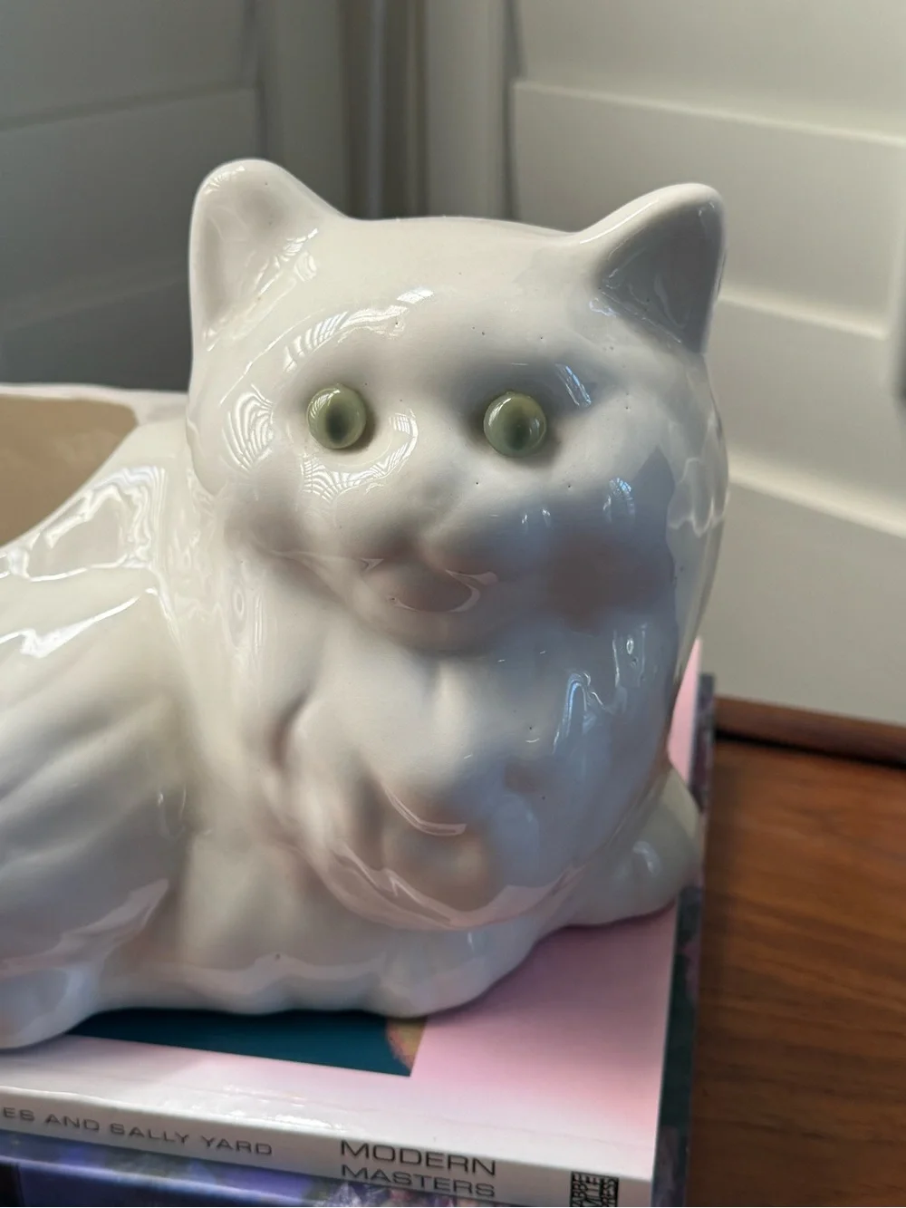 Large Vintage Ceramic White Cat Planter!!